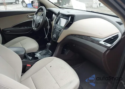 2017 Hyundai Santa Fe Sport 2.4L z USA, uszkodzony, nr VIN 5XYZUDLB8HG383854